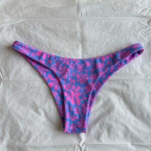 Kulani Kinis Kismet Bottoms